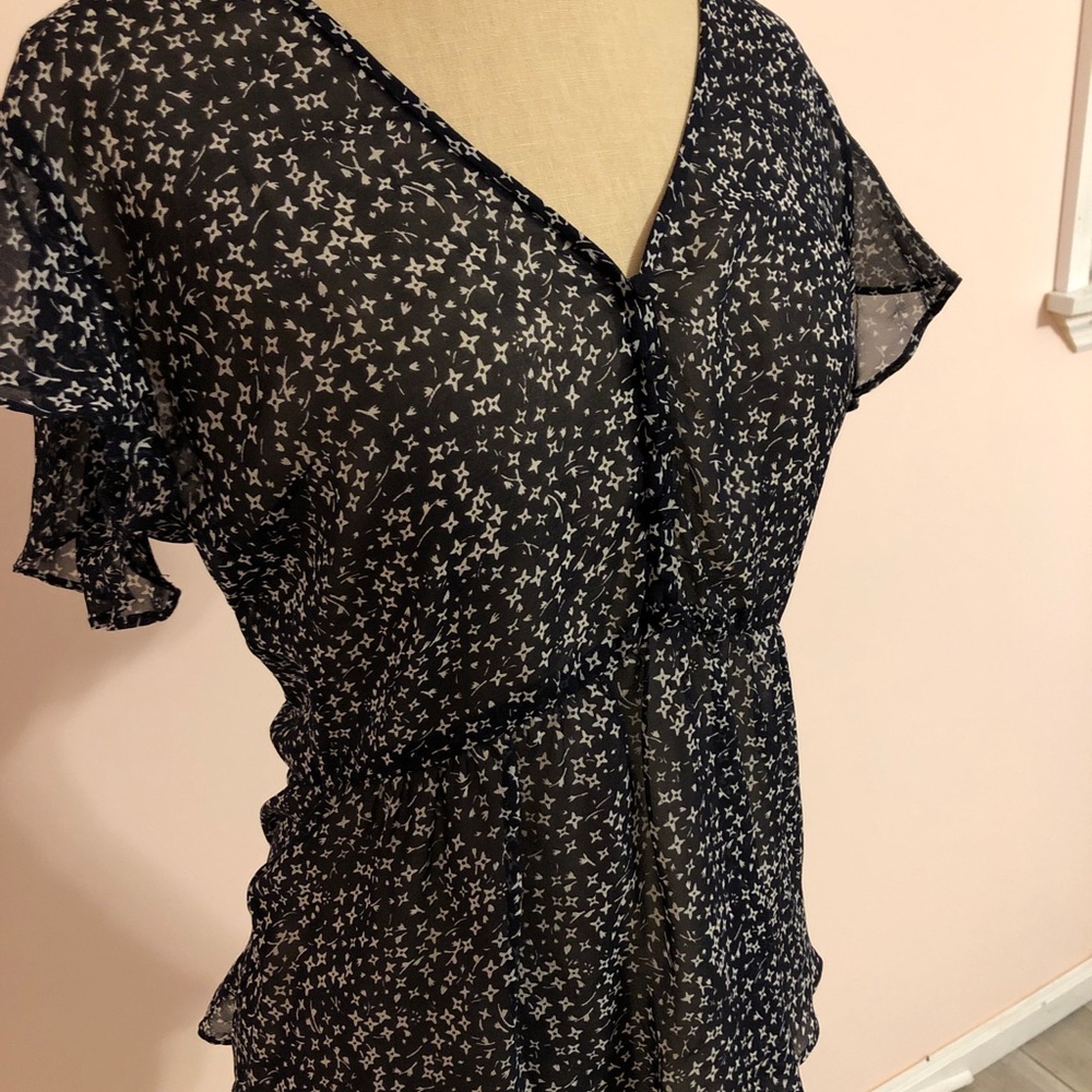 Club Monaco silk blouse floral print buttons S - Picture 2 of 8